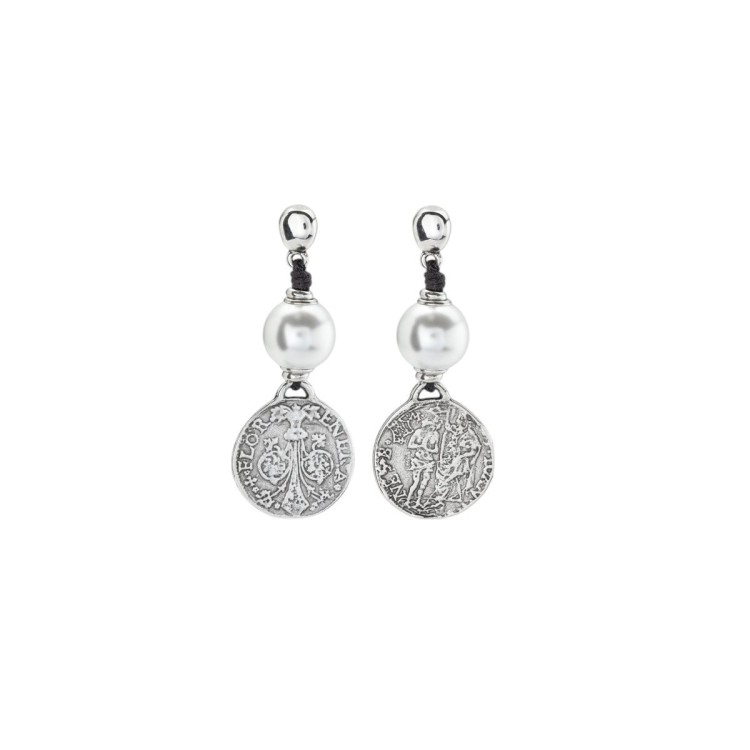 PENDIENTES DE CUERO CON PERLA BAÑO PLATA