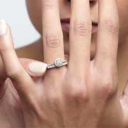 ANILLO ORO BLANCO Y DIAMANTES 0.24KL
