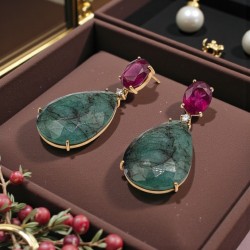 PENDIENTES DE ORO Y PIEDRAS FINAS