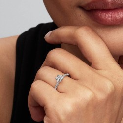 ANILLO DE FLOR BRILLANTE
